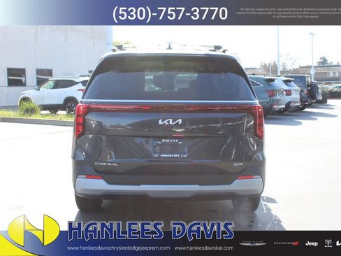 New 2026 Kia Carnival EX FWD image 8