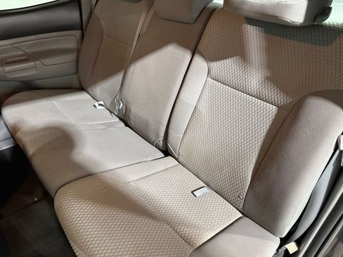 Used 2013 Toyota Tacoma PreRunner image 32