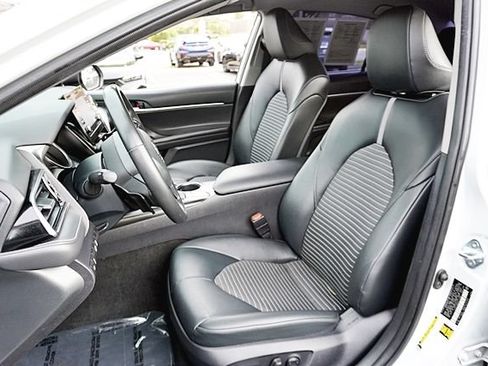 Used 2023 Toyota Camry SE FWD image 14