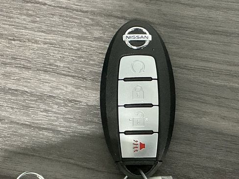 Used 2023 Nissan Frontier SV image 25