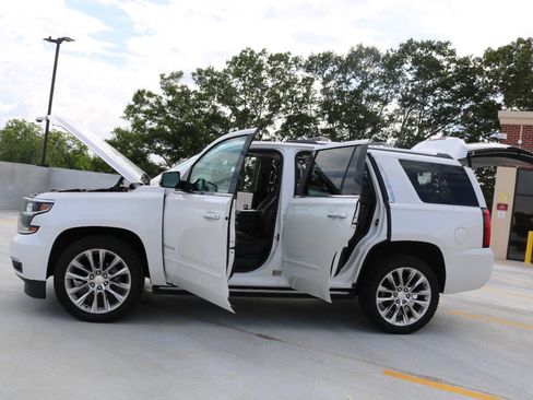 Used 2019 Chevrolet Tahoe Premier w/ Premier Plus Edition AWD/4WD image 76