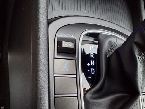 Used 2024 Hyundai Kona SE image 22