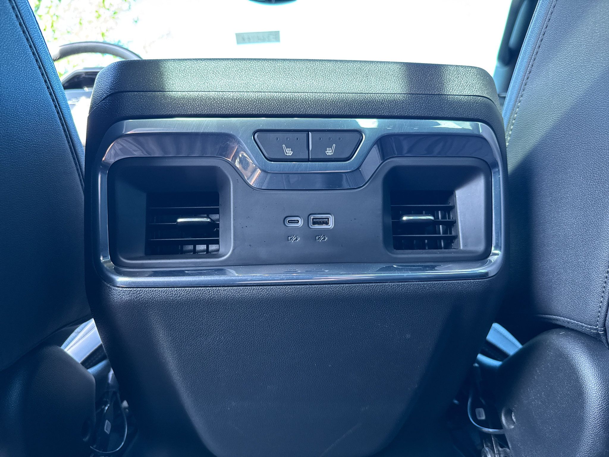 Used 2024 Chevrolet Silverado 2500 High Country w/ High Country Premium Package AWD/4WD image 24
