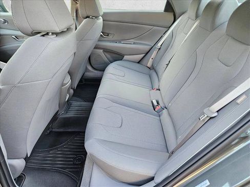 Used 2026 Hyundai Elantra SE FWD image 16