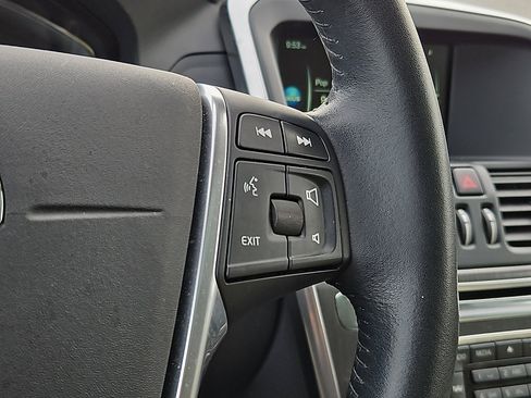 Used 2016 Volvo XC60 T6 w/ Protection Package image 23