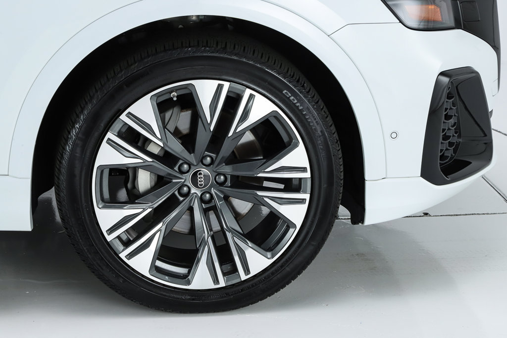 Used 2026 Audi Q8 Premium Plus AWD/4WD image 18