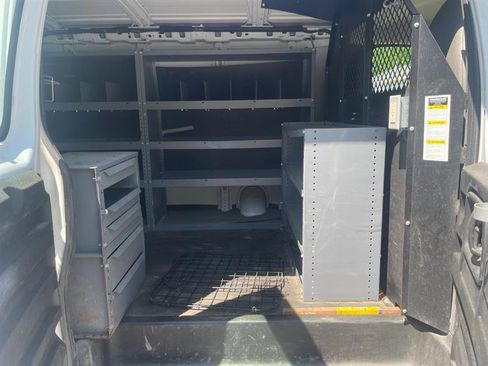 Used 2012 Chevrolet Express 2500 RWD image 11