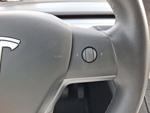 Used 2020 Tesla Model Y Performance image 23