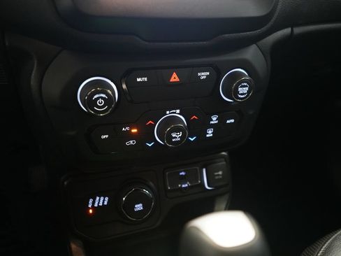 Used 2020 Jeep Renegade Limited AWD/4WD image 20
