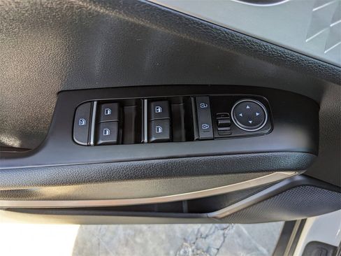 Certified 2025 Kia Soul LX image 20