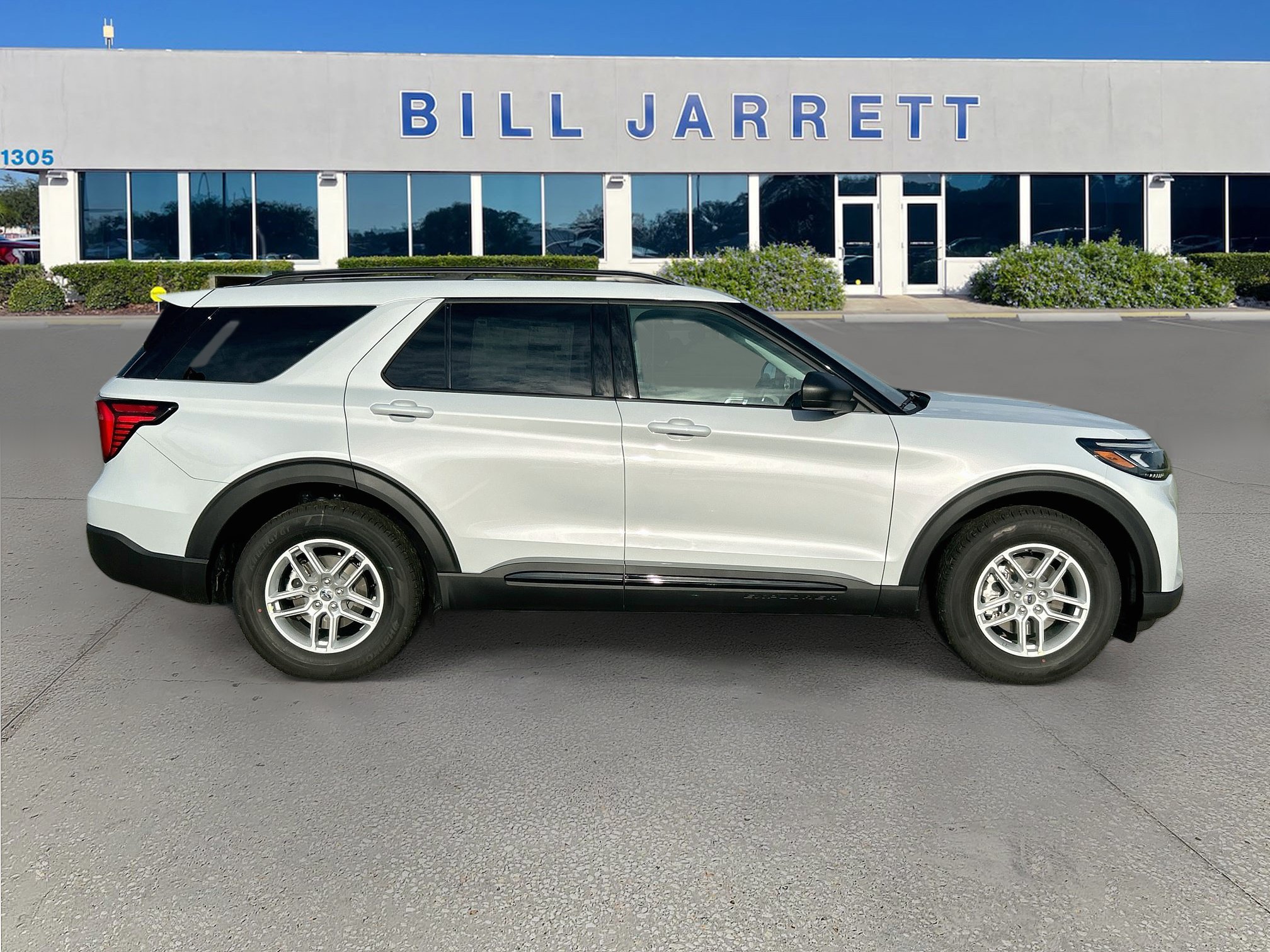 New 2026 Ford Explorer Active w/ Active Comfort Package RWD image 3
