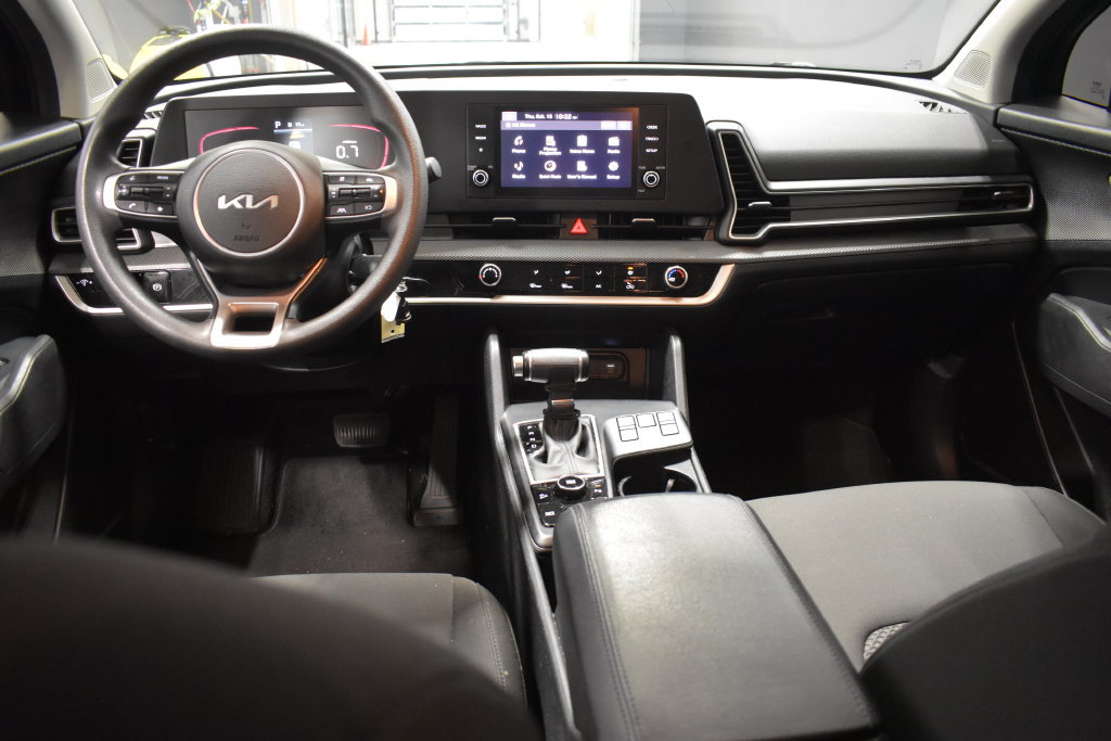 Used 2024 Kia Sportage LX FWD image 13