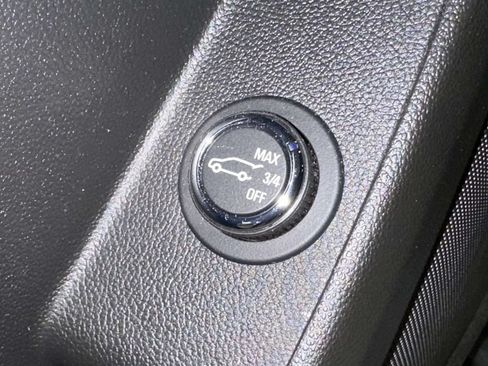 Used 2023 Chevrolet Traverse LT AWD/4WD image 20