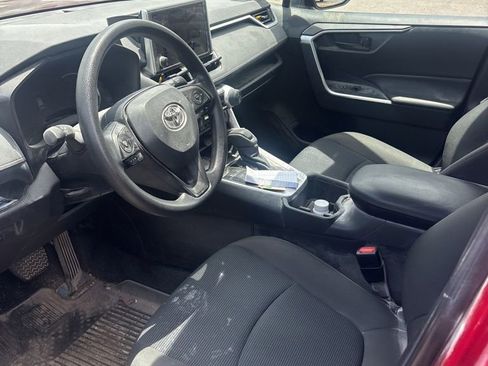 Used 2024 Toyota RAV4 LE AWD/4WD image 9
