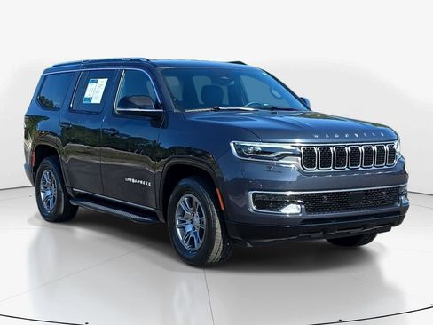 Used 2024 Jeep Wagoneer 4WD image 2