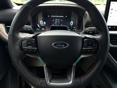 Used 2025 Ford Explorer ST-Line AWD/4WD image 21