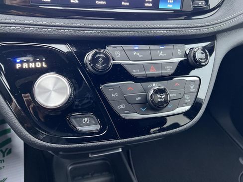 New 2026 Chrysler Pacifica Select image 27