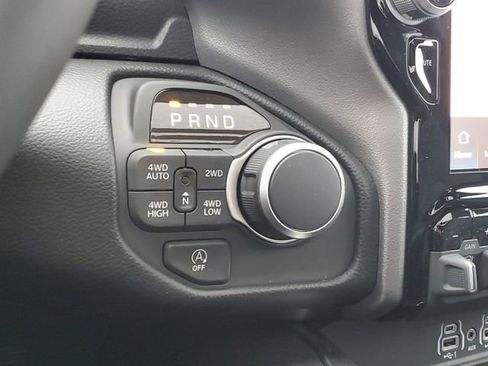 New 2026 RAM 1500 4x4 Crew Cab image 9