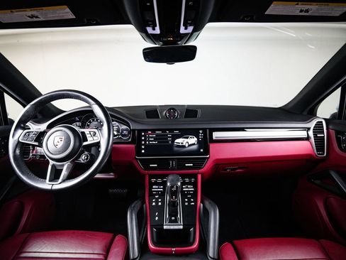 Certified 2023 Porsche Cayenne Platinum Edition AWD/4WD image 25