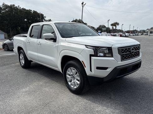 Used 2022 Nissan Frontier SV image 7