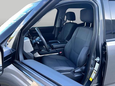 Used 2022 Toyota Tundra SR5 RWD image 8