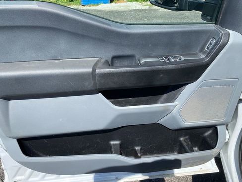 Used 2023 Ford F250 XL w/ Snow Plow/Camper Package image 11