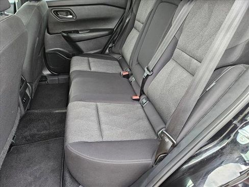 Used 2024 Nissan Rogue SV image 17