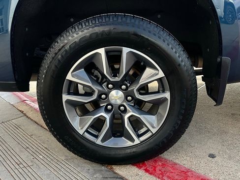 Used 2021 Chevrolet Silverado 1500 LT w/ Z71 Off-Road Package image 9