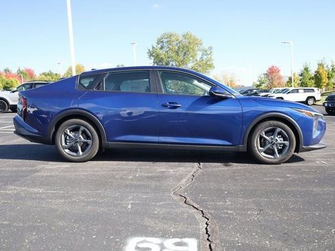 New 2025 Kia K4 LXS image 4