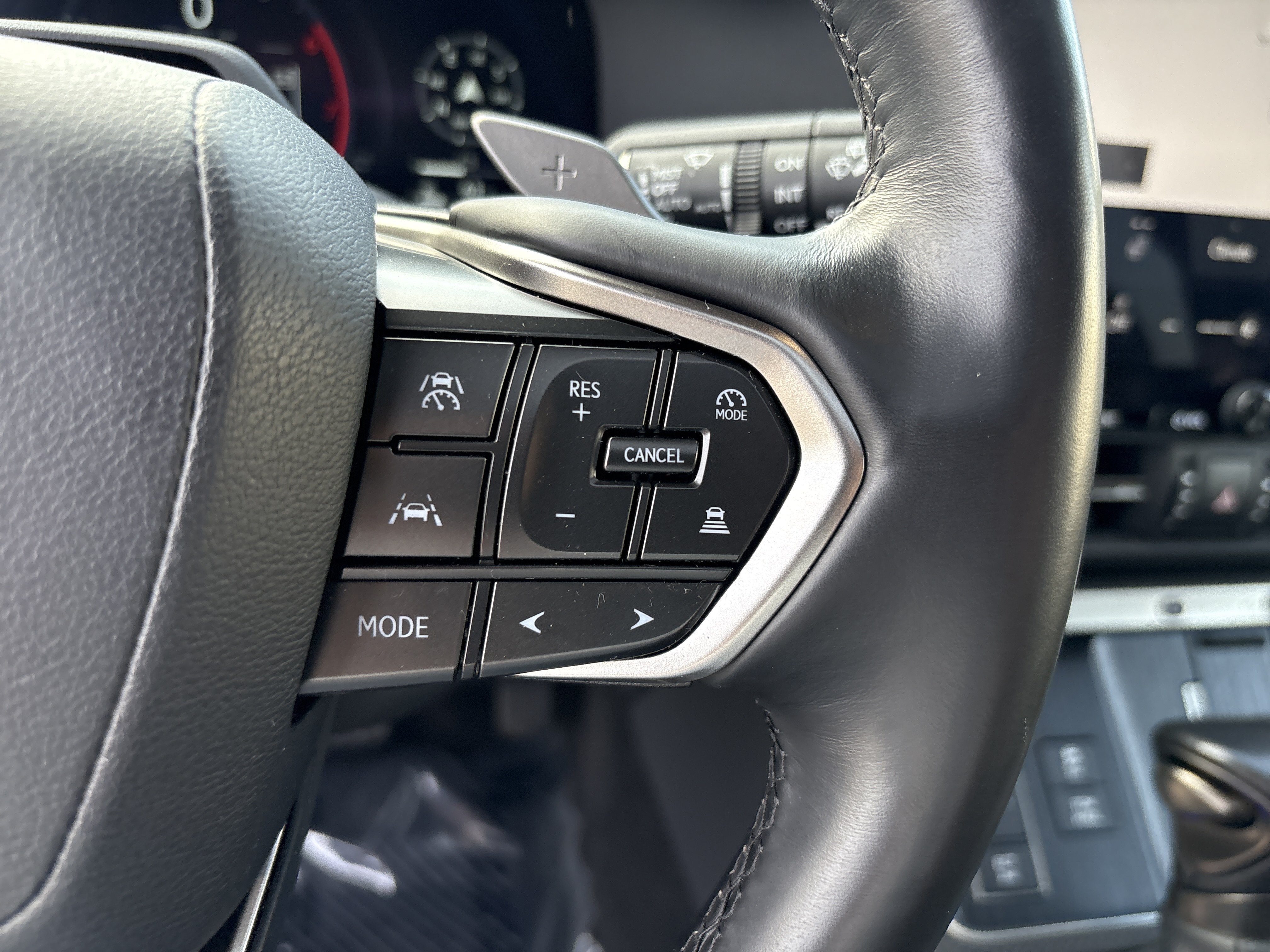 Used 2024 Lexus GX 550 w/ Accessory Package (Z1) AWD/4WD image 24