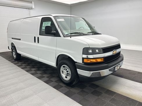 New 2026 Chevrolet Express 2500 Extended w/ Driver Convenience Package RWD image 7