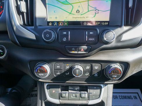 Used 2023 GMC Terrain SLE w/ Driver Convenience Package image 28