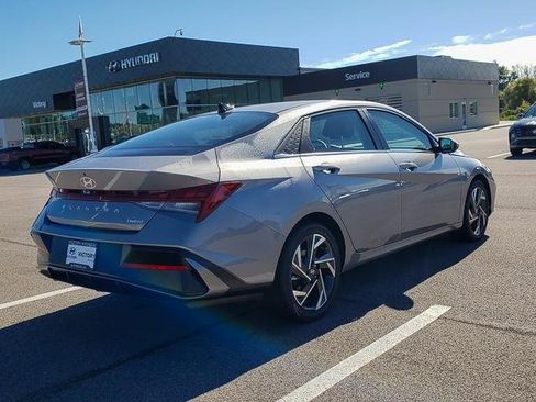 New 2025 Hyundai Elantra Limited image 5