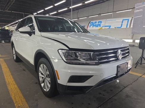 Used 2018 Volkswagen Tiguan SE AWD/4WD image 3