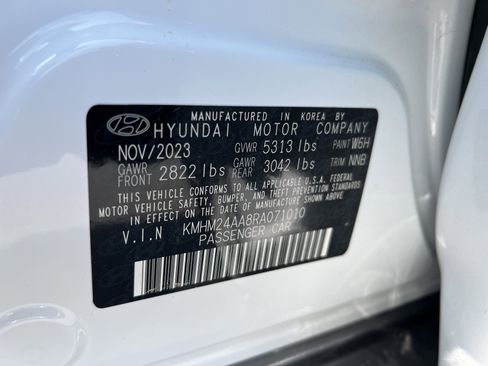 Used 2024 Hyundai Ioniq 6 SE RWD image 35