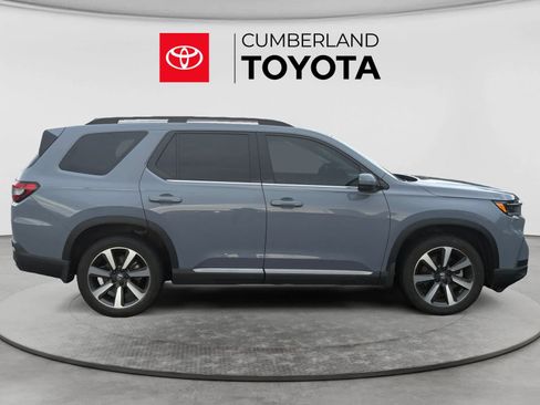 Used 2025 Honda Pilot Touring image 5