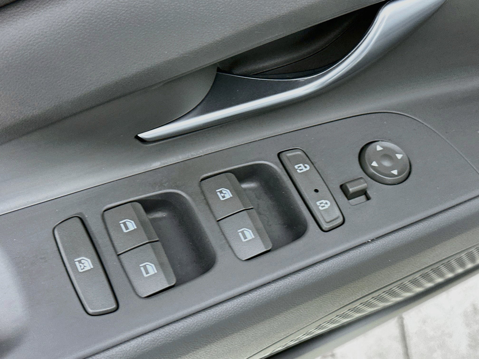 Used 2023 Hyundai Elantra SEL w/ Convenience Package FWD image 18