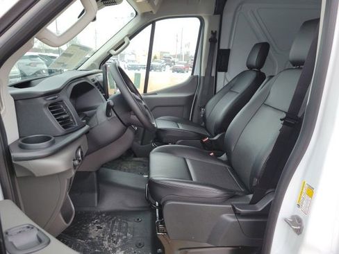 New 2026 Ford Transit 250 148 Medium Roof RWD image 8