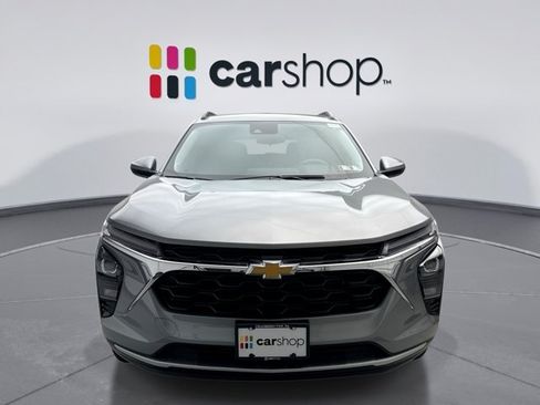 Used 2026 Chevrolet Trax LT FWD image 8