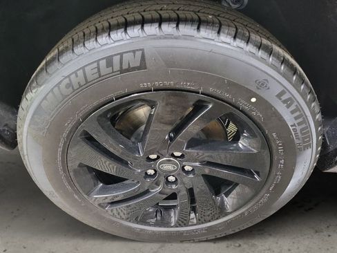 New 2026 Land Rover Discovery Sport Landmark AWD/4WD image 12