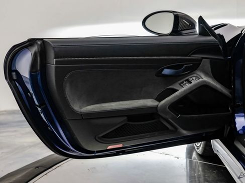 Used 2025 Porsche 718 Cayman GT4 RS RWD image 98