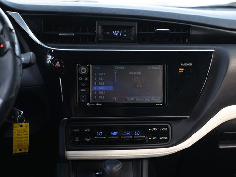 Used 2017 Toyota Corolla iM image 39