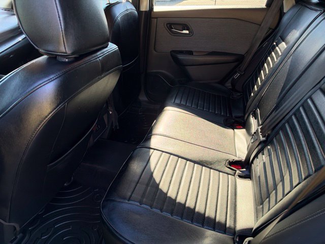 Used 2023 Nissan Rogue SV FWD image 16