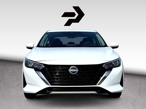 Used 2024 Nissan Sentra SV image 3