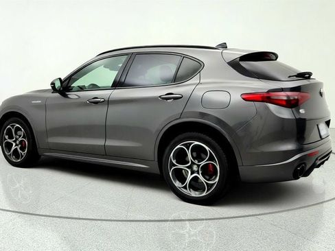 Used 2022 Alfa Romeo Stelvio Veloce AWD/4WD image 7