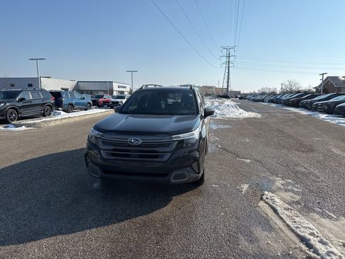 Used 2025 Subaru Forester Limited w/ Popular Package #2 image 8