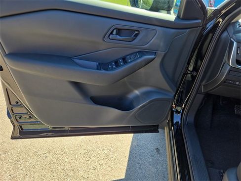 New 2026 Nissan Rogue S image 36