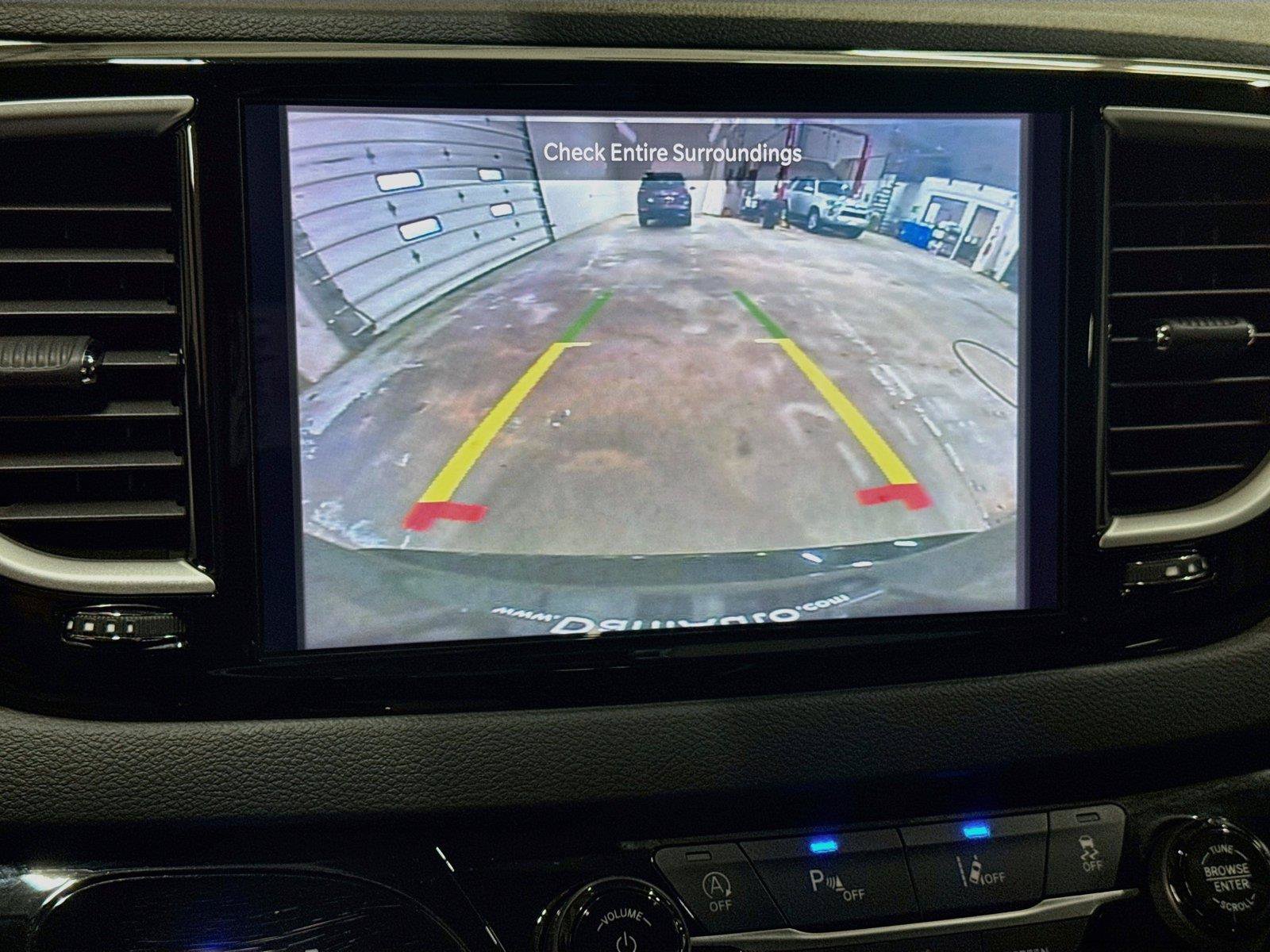 Used 2024 Chrysler Pacifica Touring-L FWD image 6