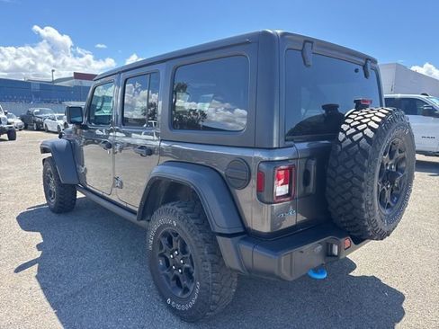 Used 2023 Jeep Wrangler Unlimited w/ Cold Weather Group AWD/4WD image 7