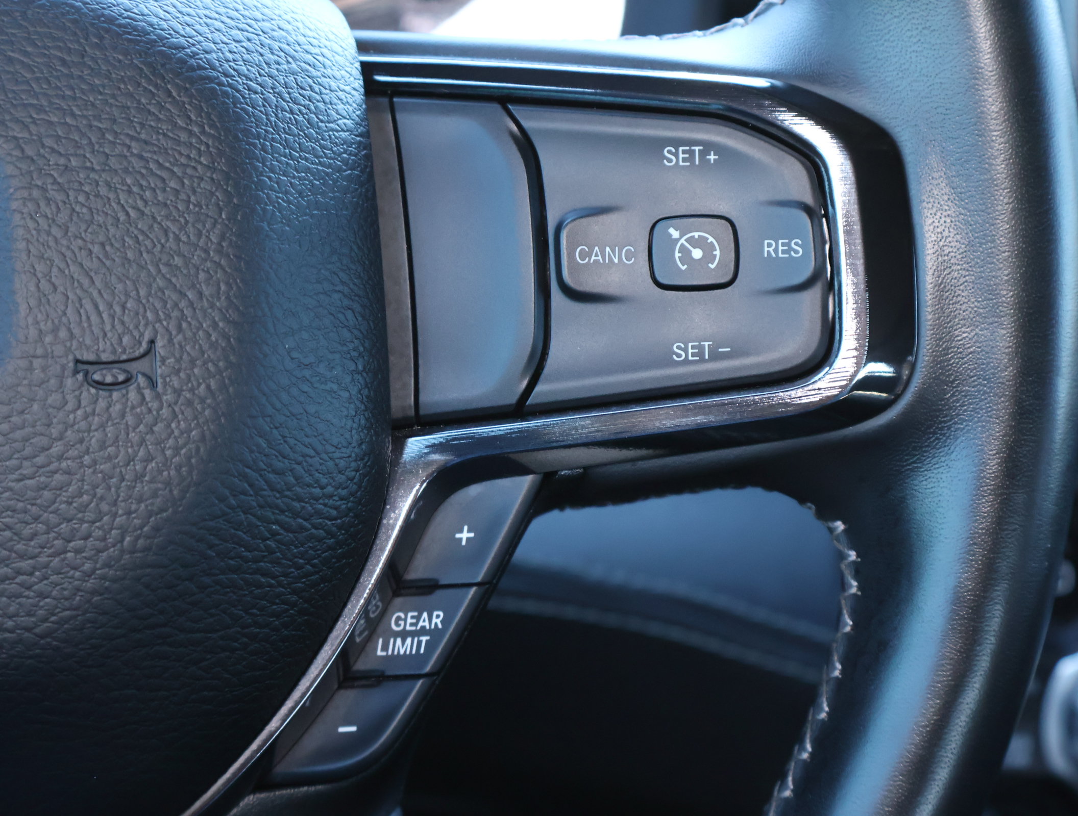 Used 2023 RAM 1500 Limited w/ Off Road Group AWD/4WD image 16